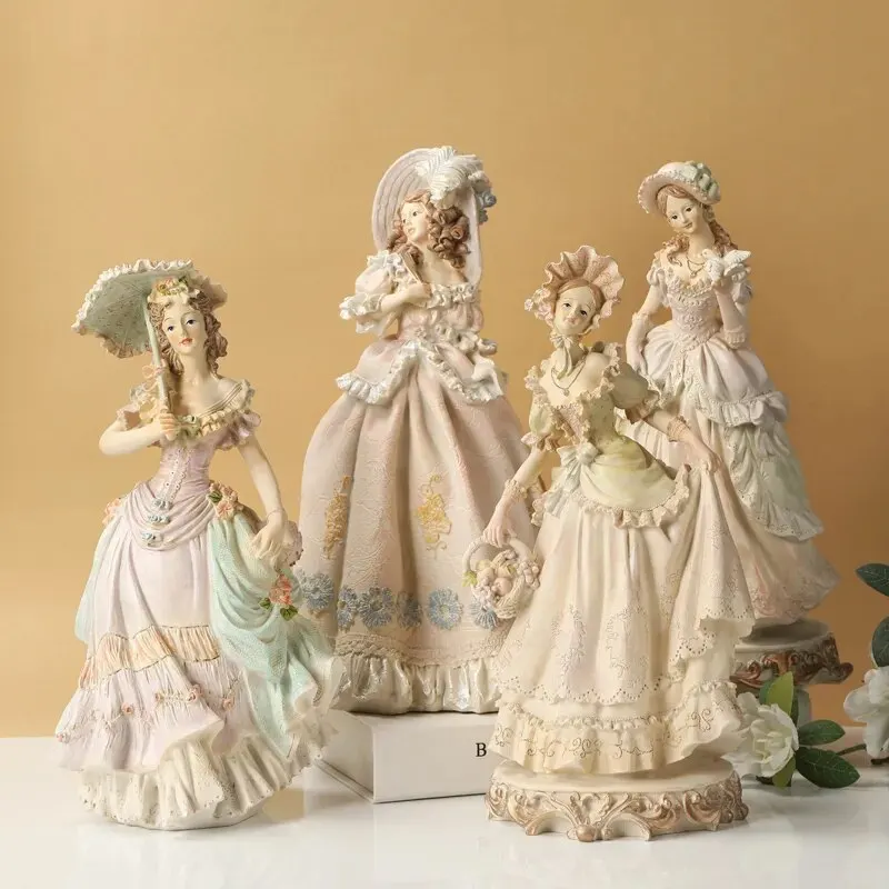European Victorian Girl Beauty - Nutcracker Figurine avaliação e preço