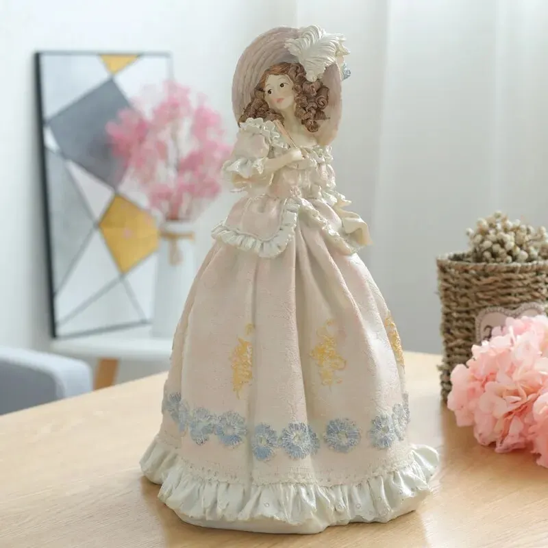 European Victorian Girl Beauty - Nutcracker Figurine avaliação e preço